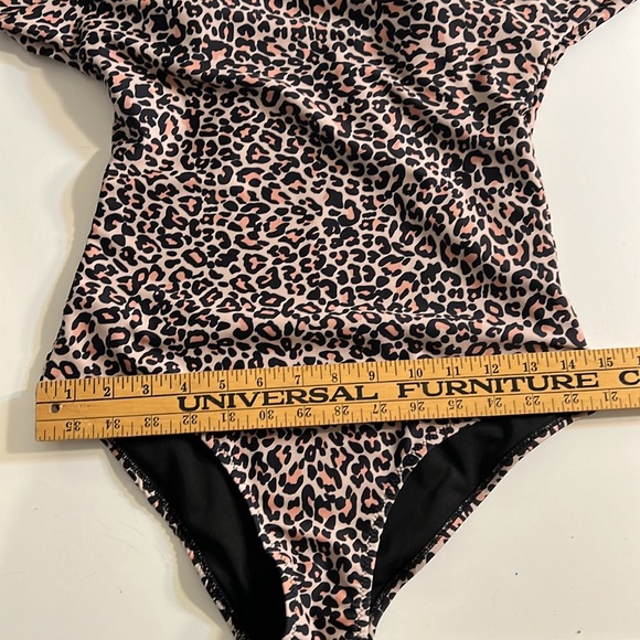 Byinns Women's V-Neck One-Piece Swimsuit w/ Sleeve~Leopard Print Sz Sm. - Picture 8 of 8